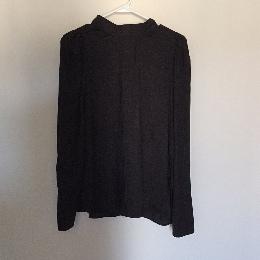 Crew neck polka dot blouse